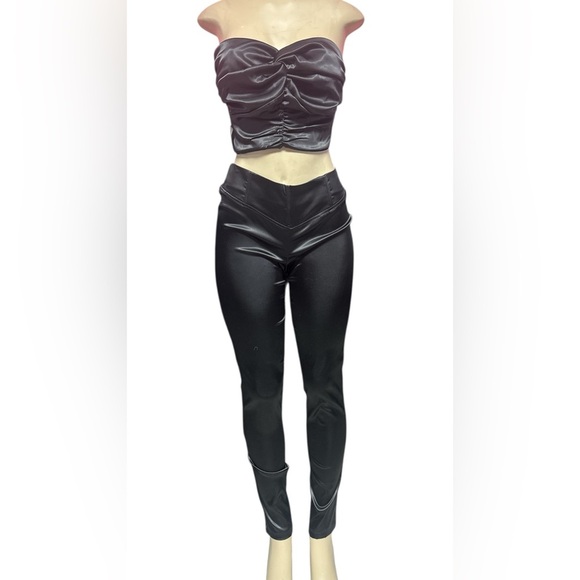 Elegant Black Strapless Jumpsuit - Picture 1 of 7
